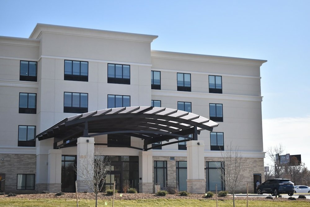 Фото Holiday Inn Kansas City - Northeast, an Ihg Hotel