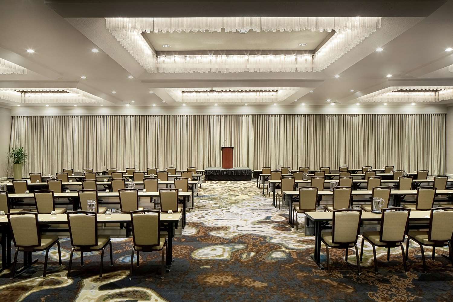 Фото DoubleTree by Hilton Manchester Downtown