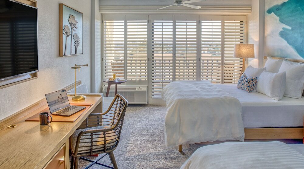 Фото Portola Hotel & SPA at Monterey Bay