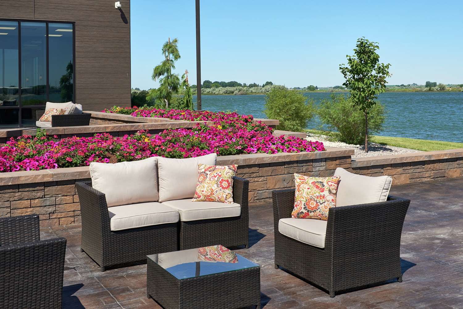 Фото Hampton Inn by Hilton Burley