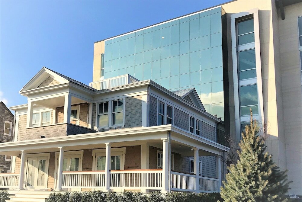 Фото The Preston House & Hotel