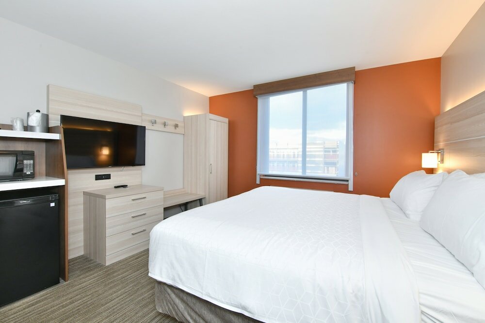 Фото Holiday Inn Express Staten Island West