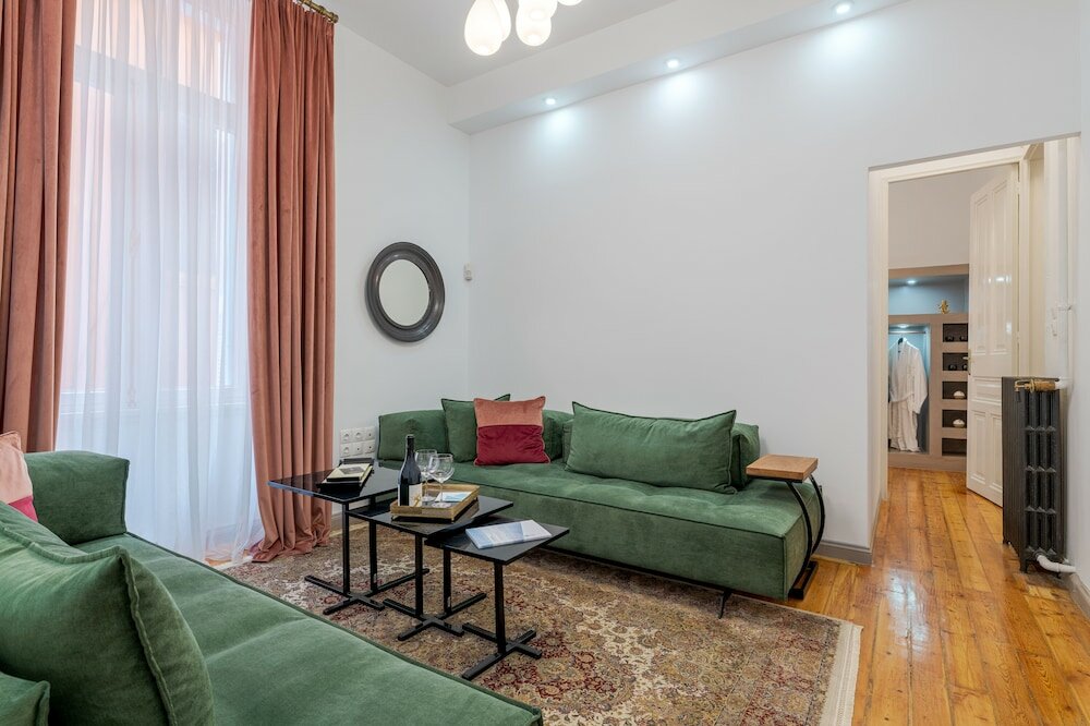 Фото 2 Mazi Suites