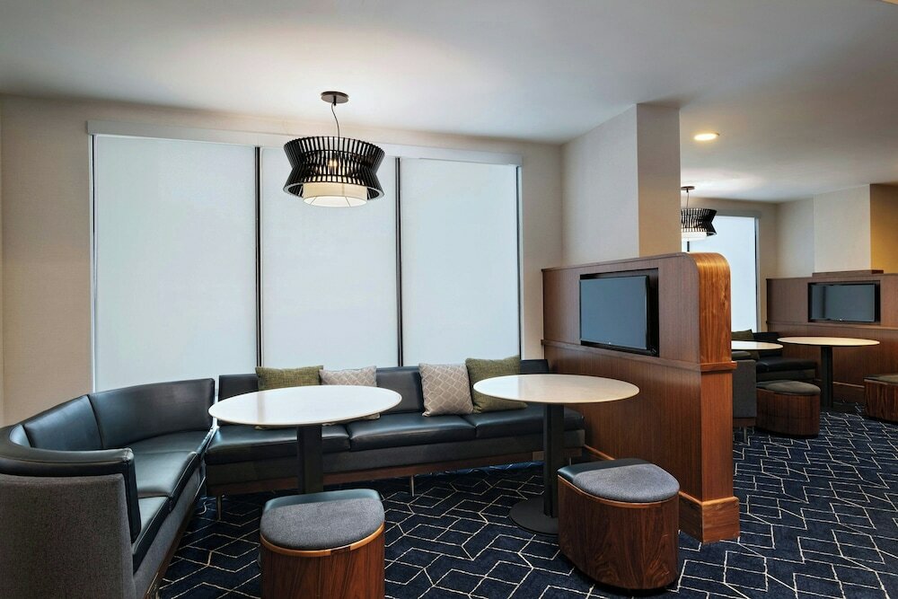 Фото Courtyard by Marriott Austin The Domain Area