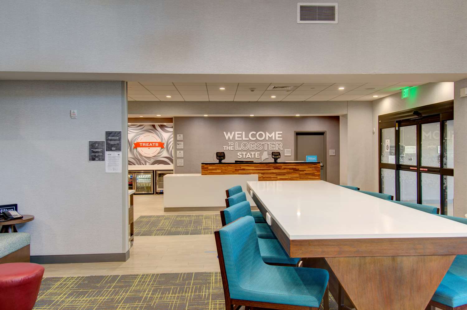 Фото Hampton Inn & Suites Portland West