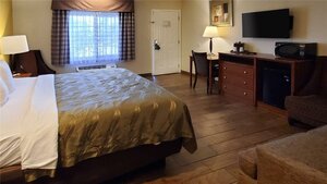 Гостиница Quality Inn Escondido Downtown
