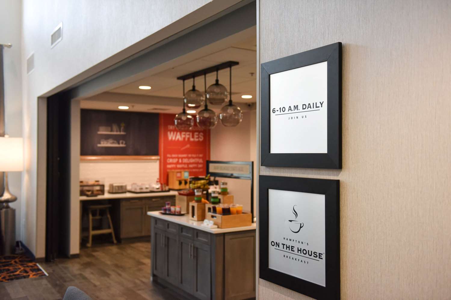 Фото Hampton Inn & Suites Lenoir