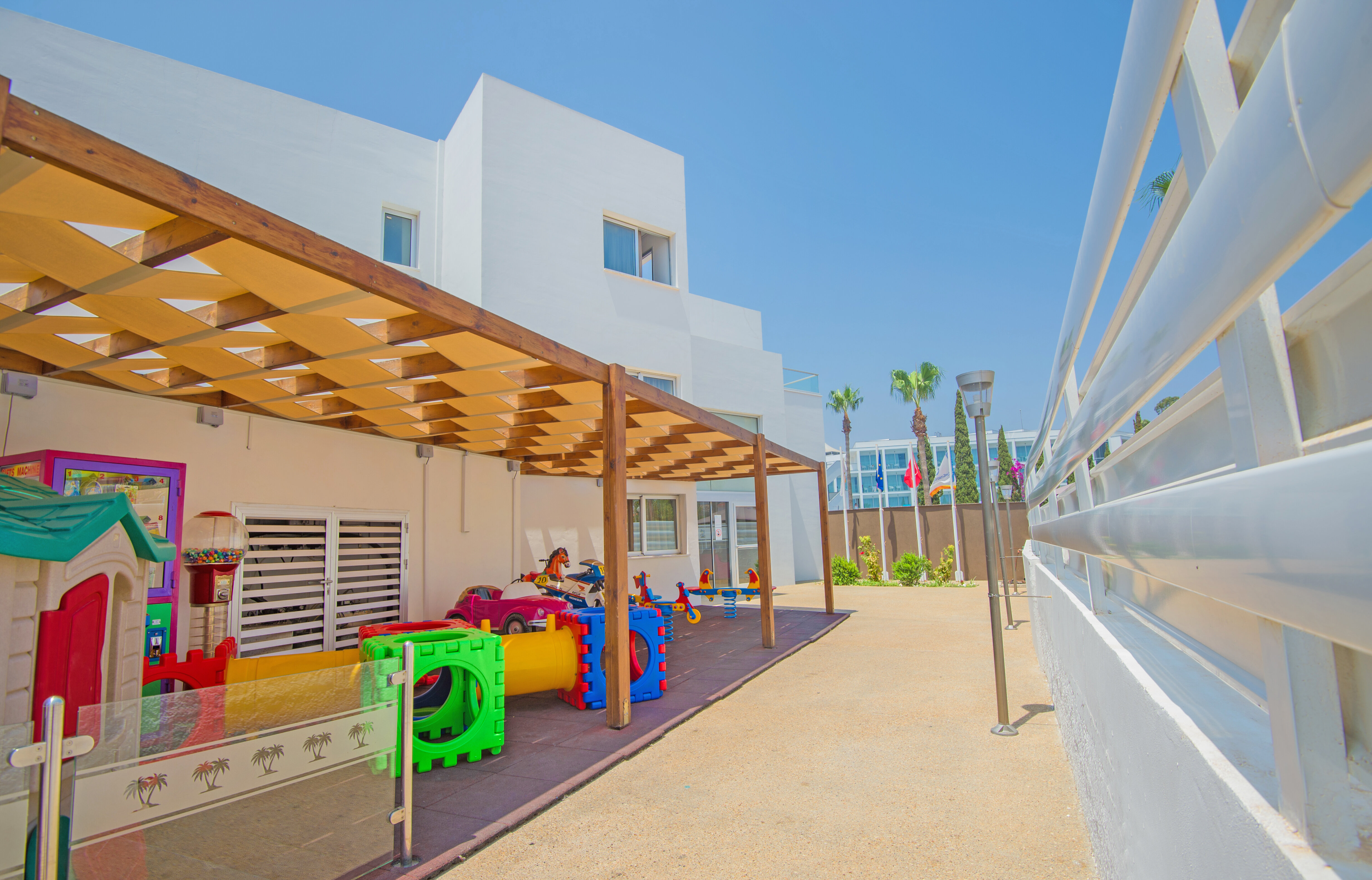 Фото New Famagusta Hotel