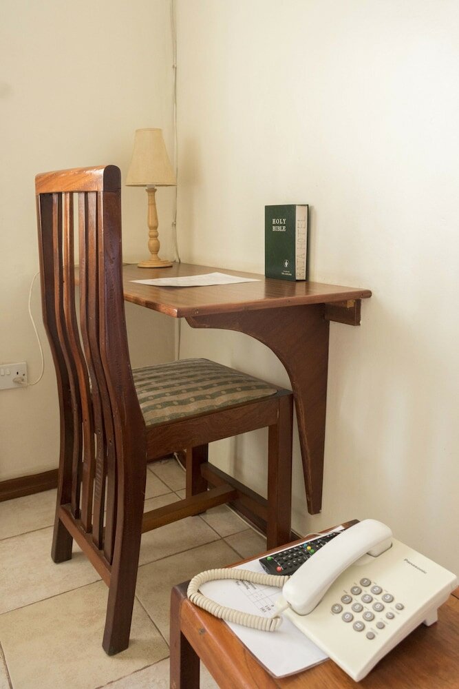 Фото Raja Excelsior Hotel