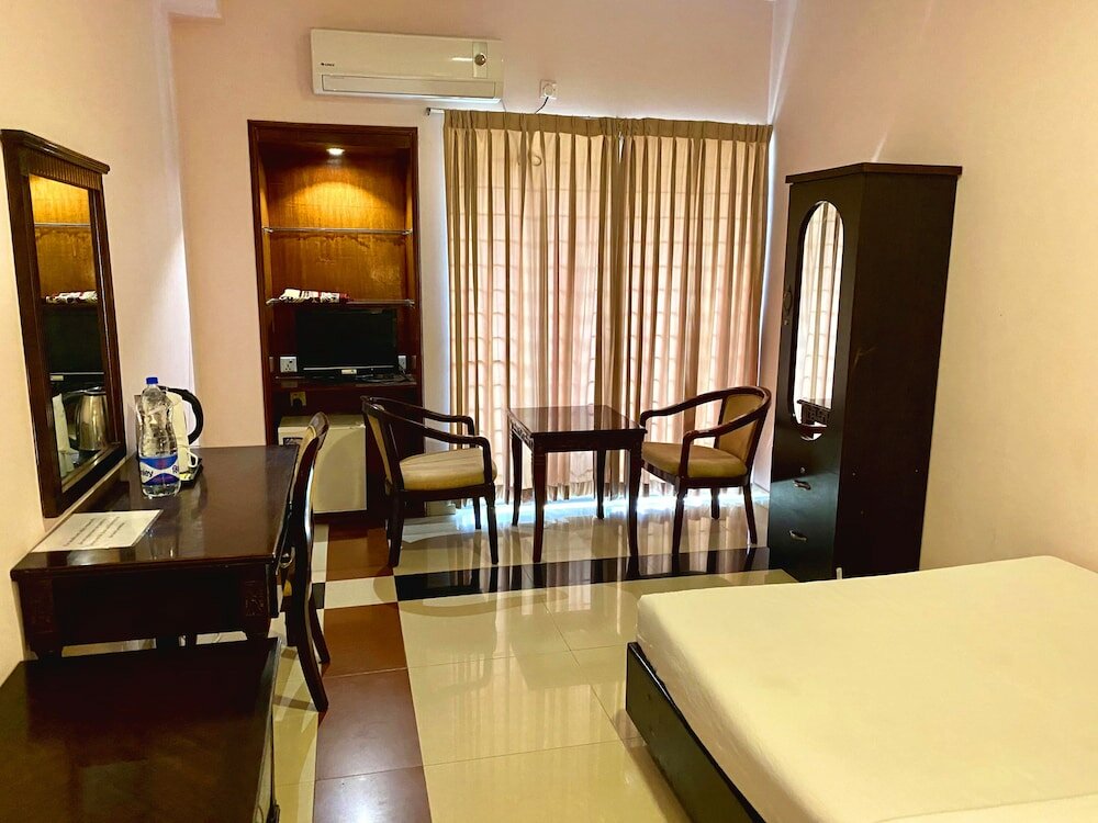 Фото Hotel Nirvana Inn