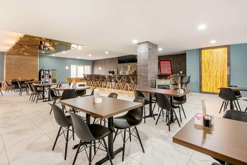 Гостиница Quality Inn & Conference Centre в Ориллии