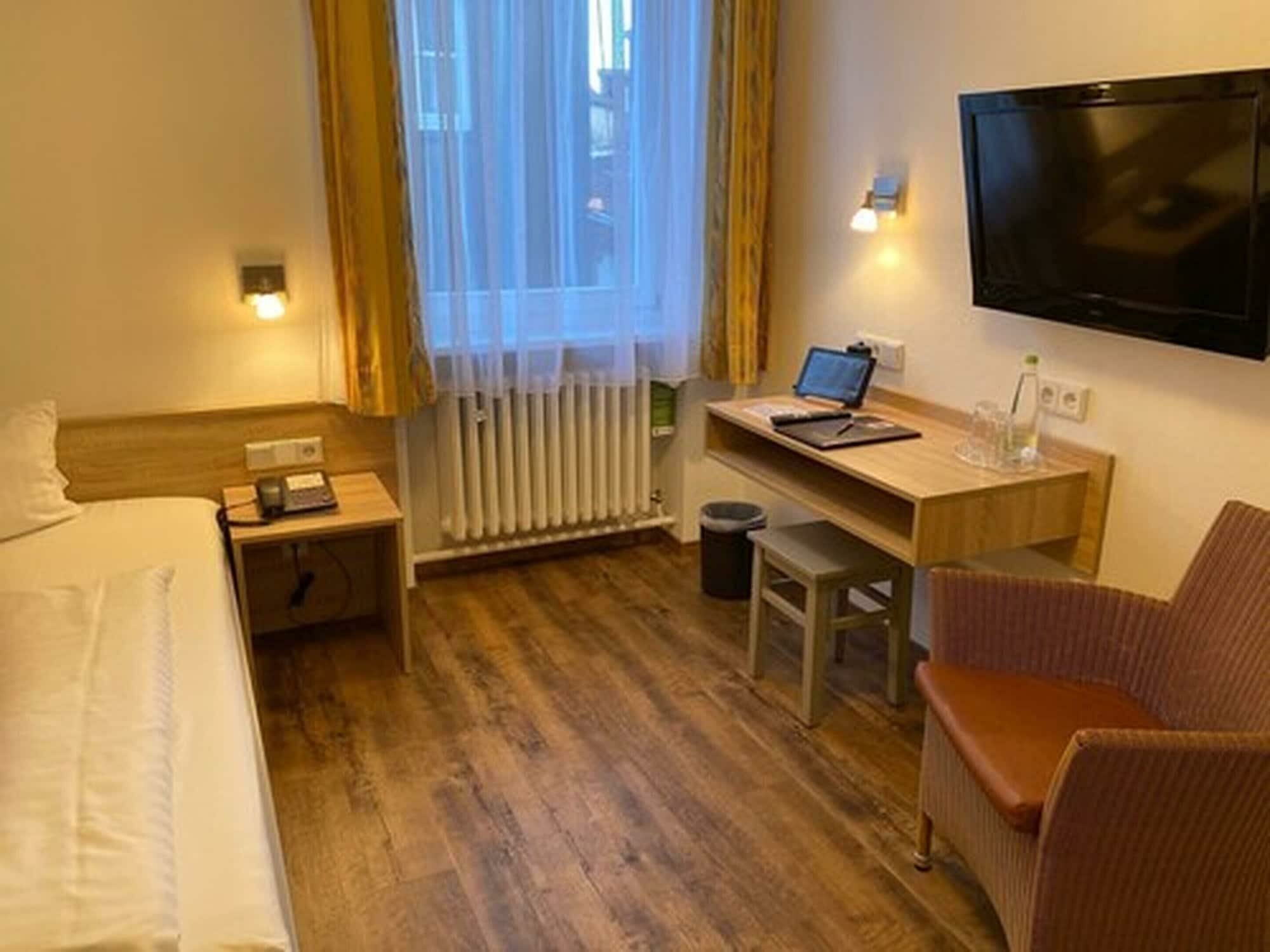 Фото отеля 2