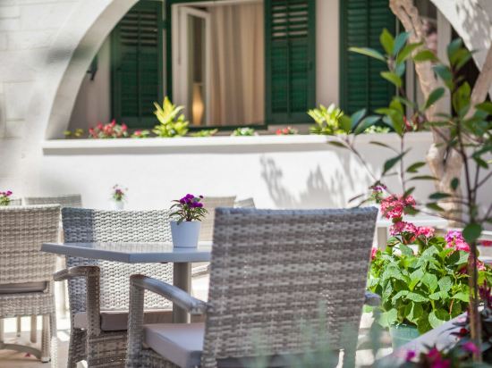 Фото Balatura The Fine Bed & Breakfast