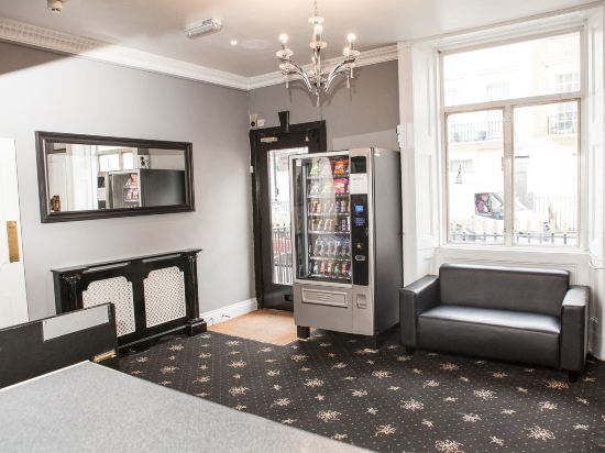 Фото The Tudor Inn Hotel