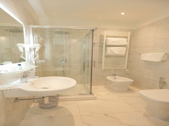 Фото Napoli's Gold Hotel