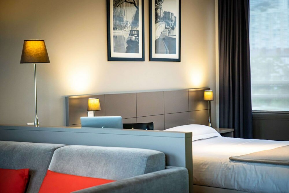 Фото Adonis Lyon Dock Ouest