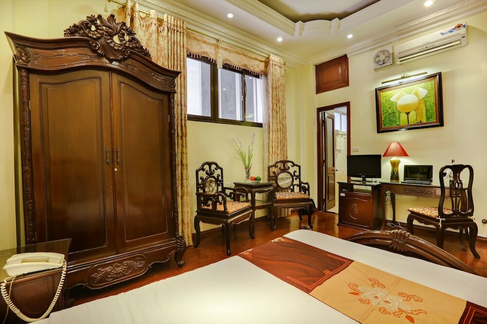 Фото Hanoi Little Town Hotel