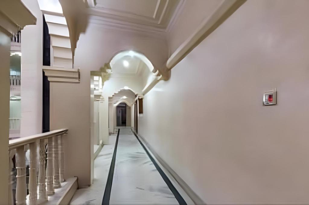 Фото Iroomz Shanbhag Towers International