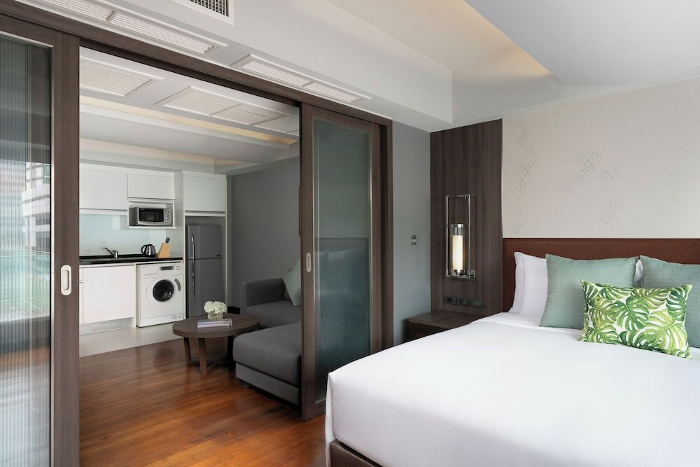 Фото Novotel Living Bangkok Sukhumvit Legacy