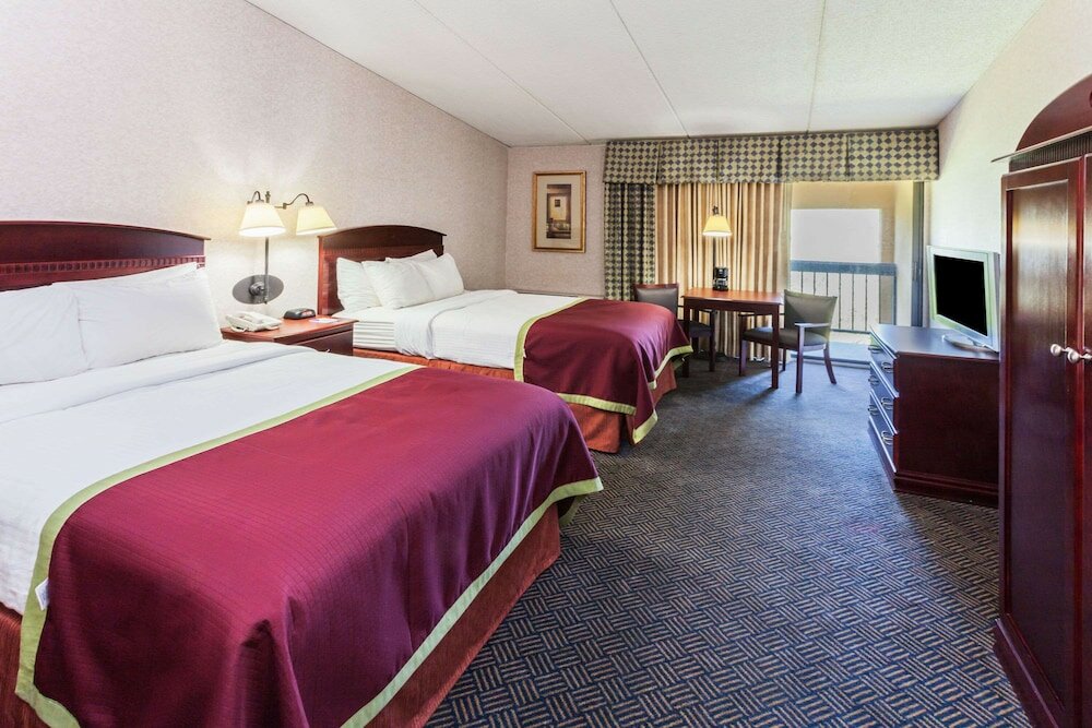 Фото Baymont by Wyndham Michigan City
