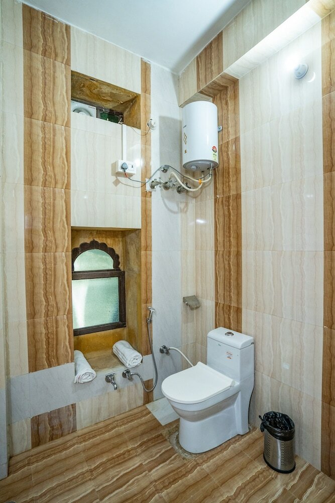 Фото Hotel Marina Mahal