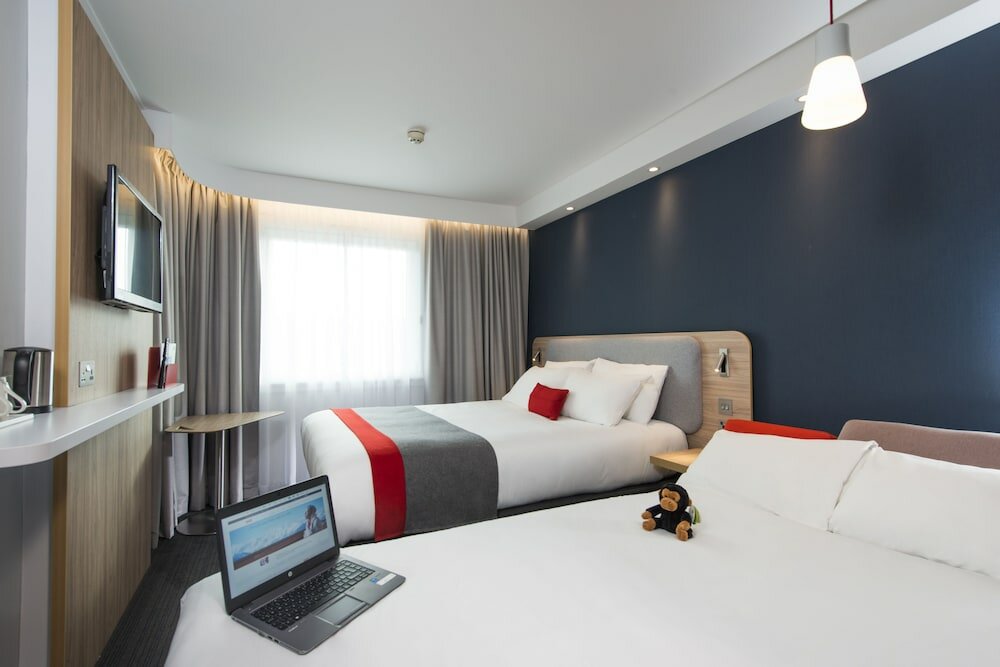 Фото Holiday Inn Express London Hammersmith, an Ihg Hotel