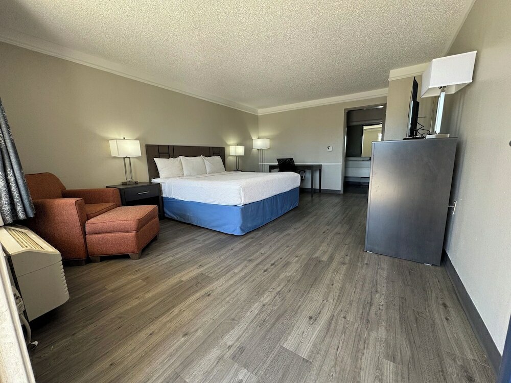 Фото Days Inn by Wyndham Georgetown