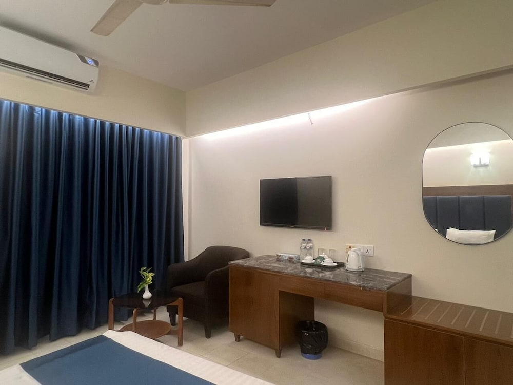 Фото Hotel Kollol by J & Z Group