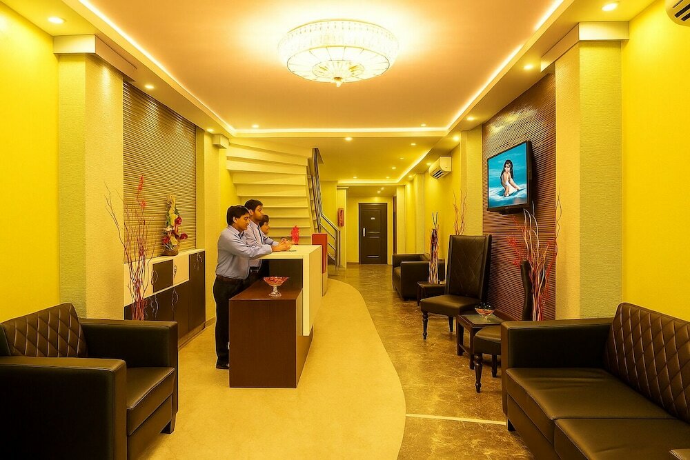 Фото Hotel Tjs Royale