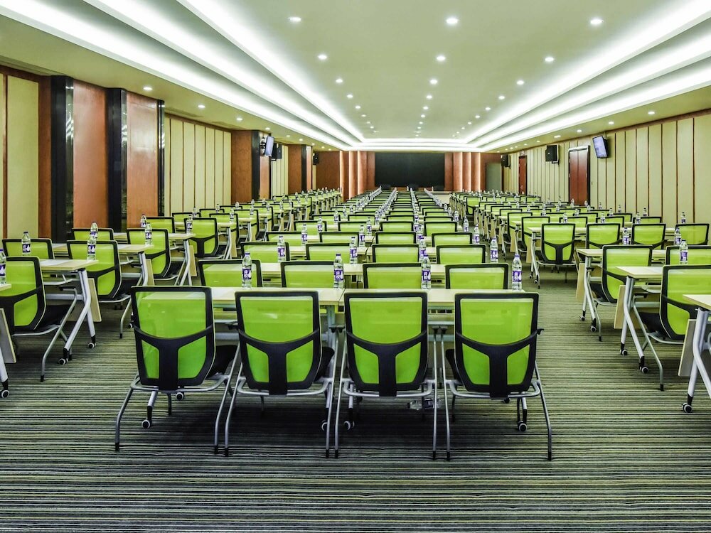 Фото Mercure Chongqing Downtown