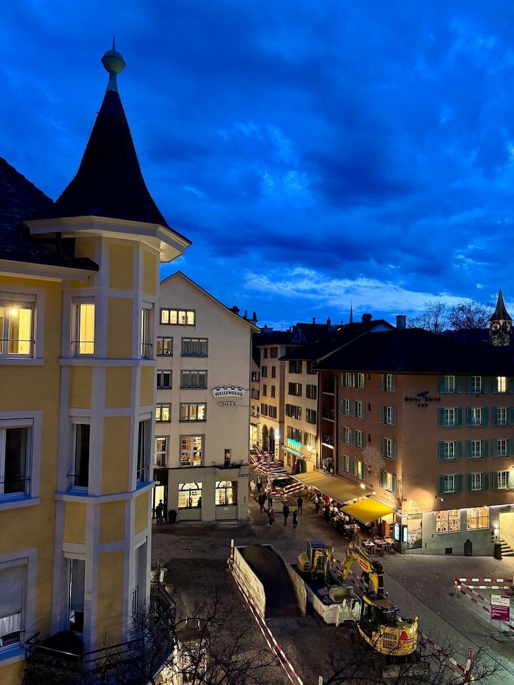 Фото Platzhirsch Zürich- Downtown Boutique Hotel & Sushi Lounge