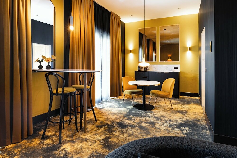 Фото Theaterhotel De Oranjerie