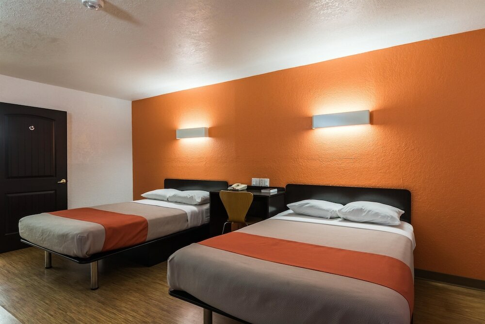 Фото Motel 6 Uvalde, Tx