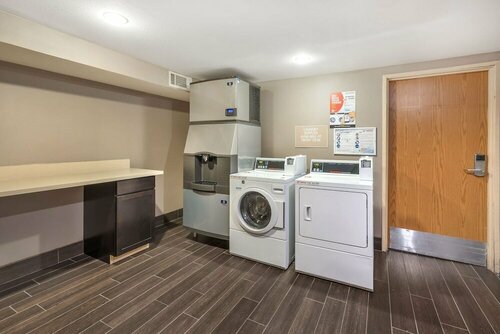Гостиница Best Western Plus North Las Vegas Inn & Suites в Норт-Лас-Вегасе