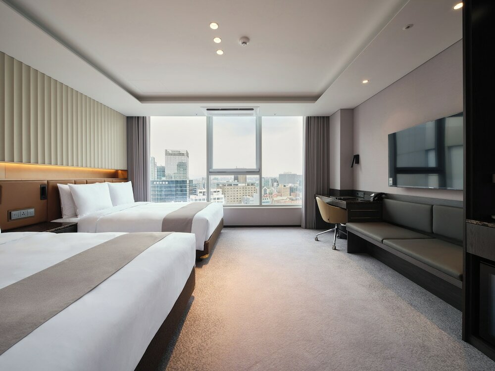 Фото Stanford Hotel Myeongdong