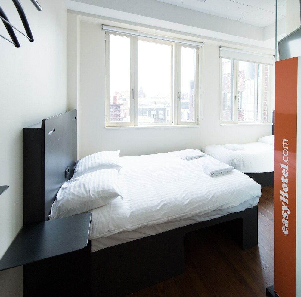 Фото EasyHotel The Hague City Centre
