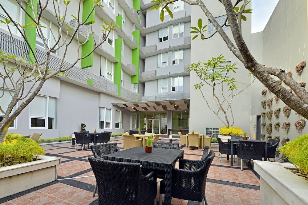 Фото Whiz Hotel Malioboro Yogyakarta