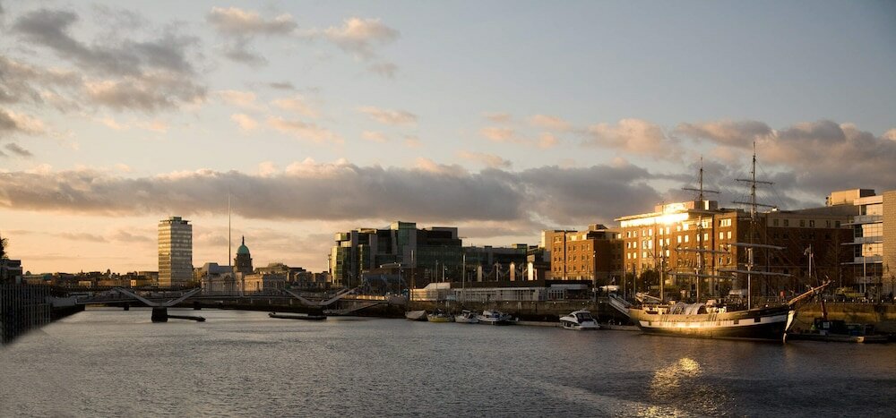 Фото Travelodge Plus Dublin City Centre