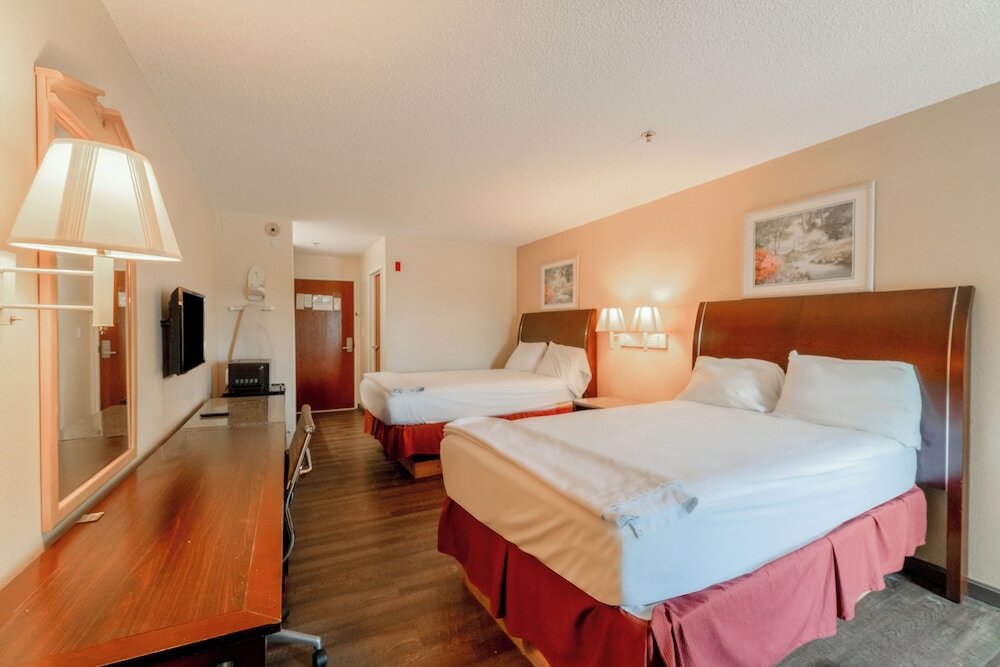 Фото Fairway Inn La Porte