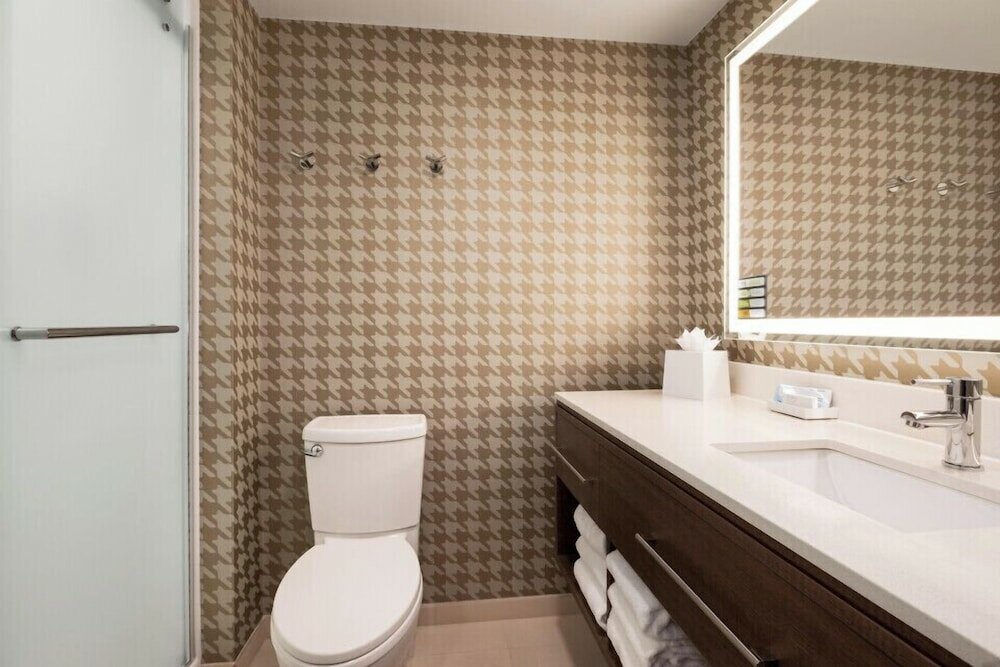 Фото Home2 Suites by Hilton Cheyenne