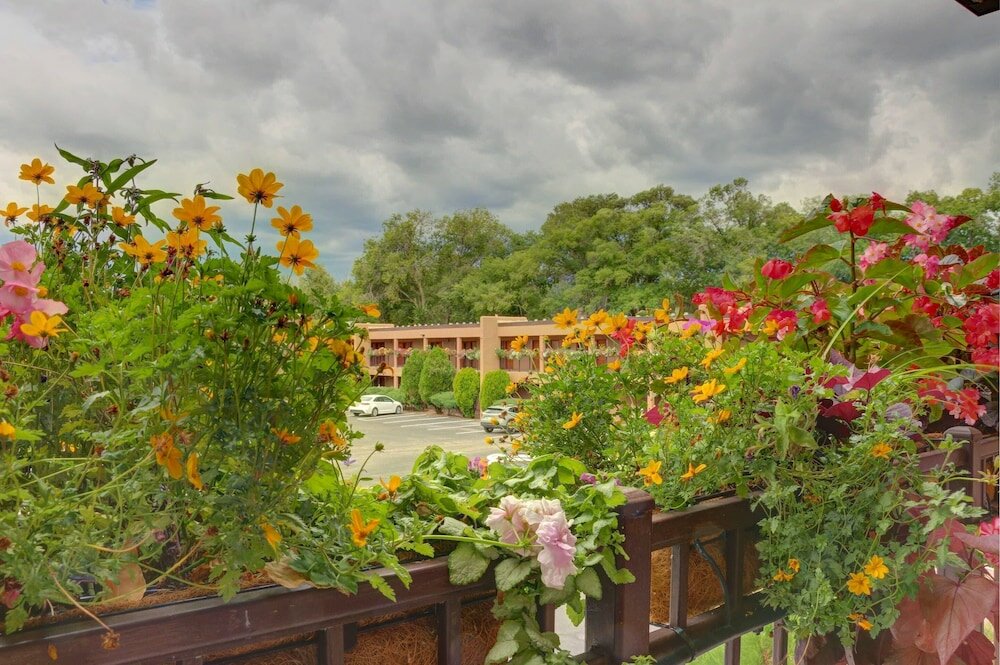 Фото El Sendero Inn, Ascend Hotel Collection