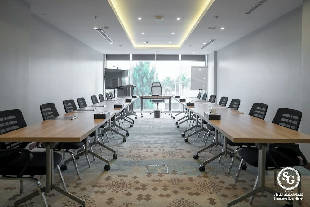 Фото Signature Guest Hotel