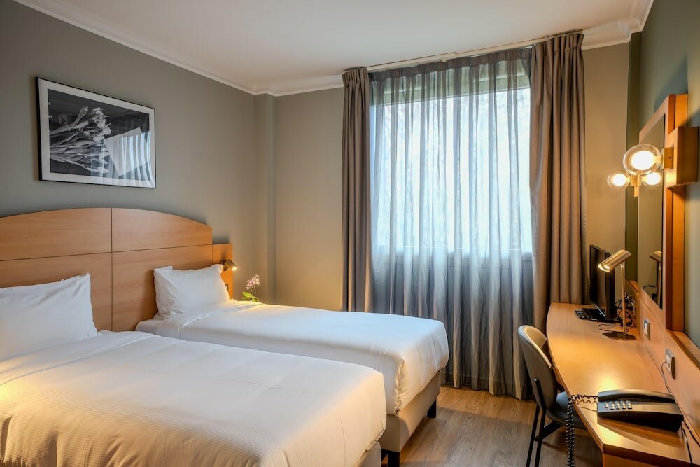 Фото отеля 2