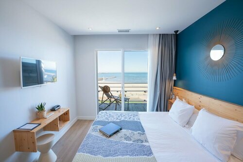 Внешний вид отеля Hôtel Café Miramar в Ле Гро-дю-Руе, фото 4