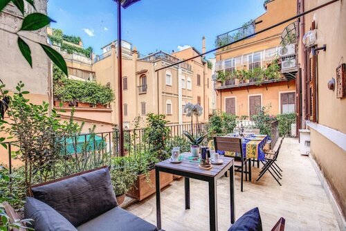 Tritone Top House