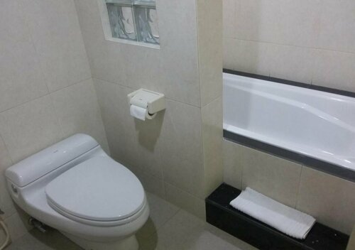 Гостиница Hotel Kharisma в Мадиуне