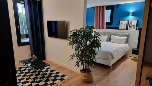 Гостиница Brit Hotel Marseille Aéroport в Витроли