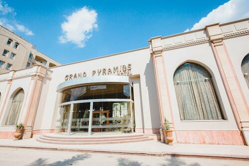 Grand Pyramids Hotel