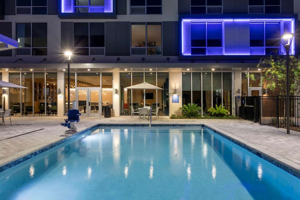 Фото Tryp by Wyndham Orlando