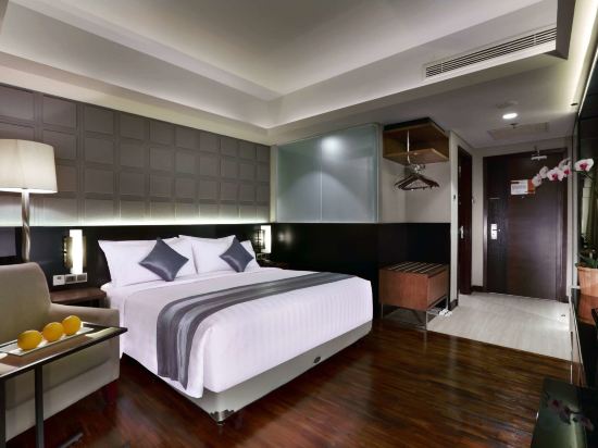 Фото Aston Pasteur Hotel